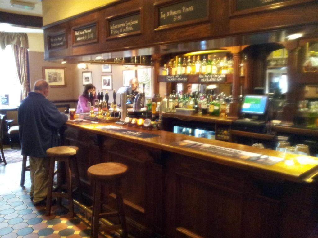 The Black Bull Inn Седбер Екстериор снимка